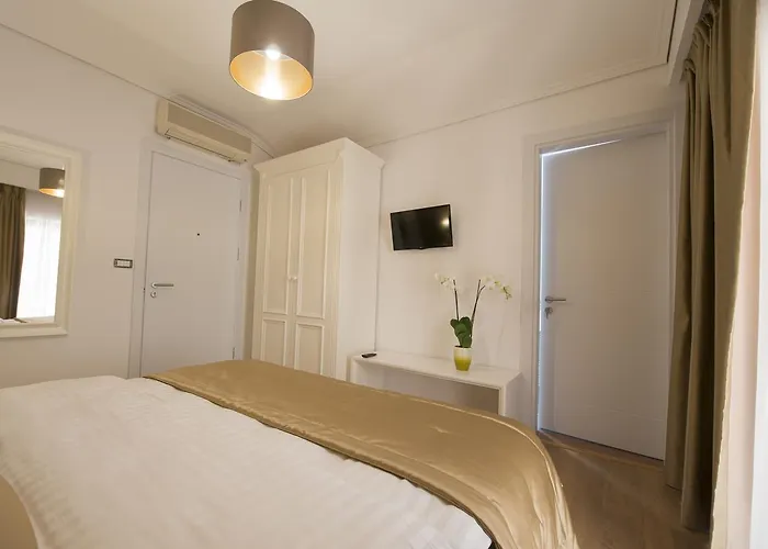 Otel De Charme (adults Only) Tiran